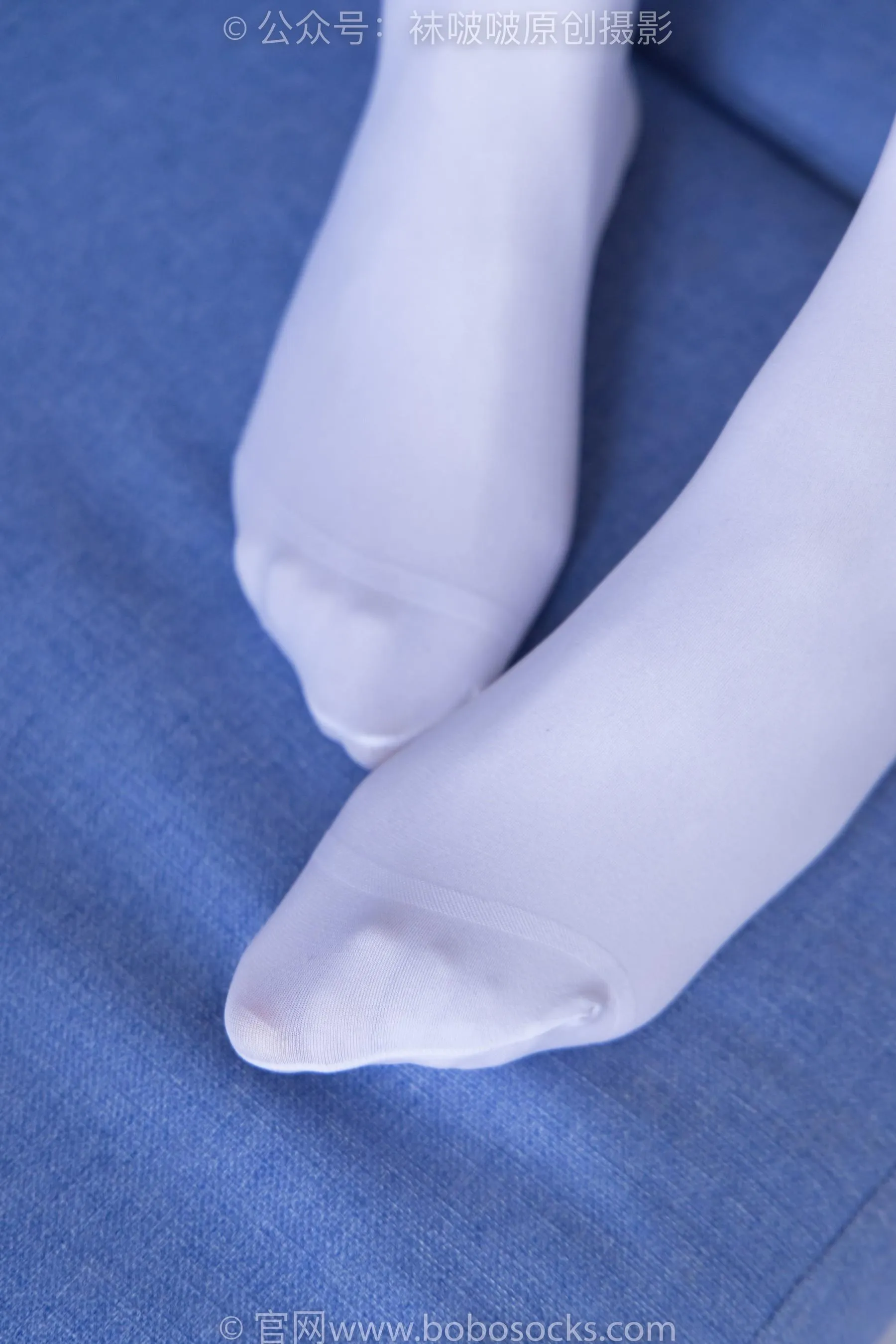 [BoBoSocks袜啵啵]NO.215 小甜豆-三双帆布鞋板鞋、厚白丝、黑丝 [90P]插图2